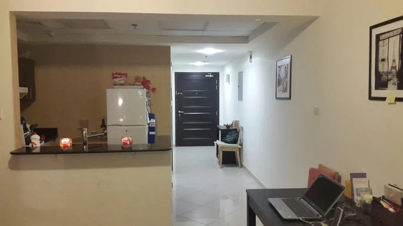Large Studio en vente, vue spendide sur le lac – Appartement Dubai (1/6)