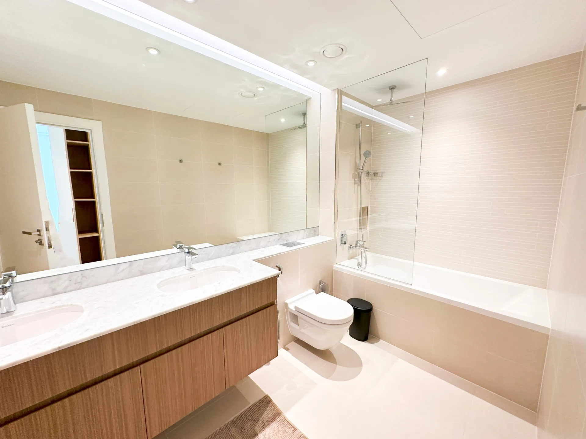 BORD DE MER / ÉTAGE ÉLEVÉ / MEUBLES DE LUXE – Appartement DUBAI (12/20)