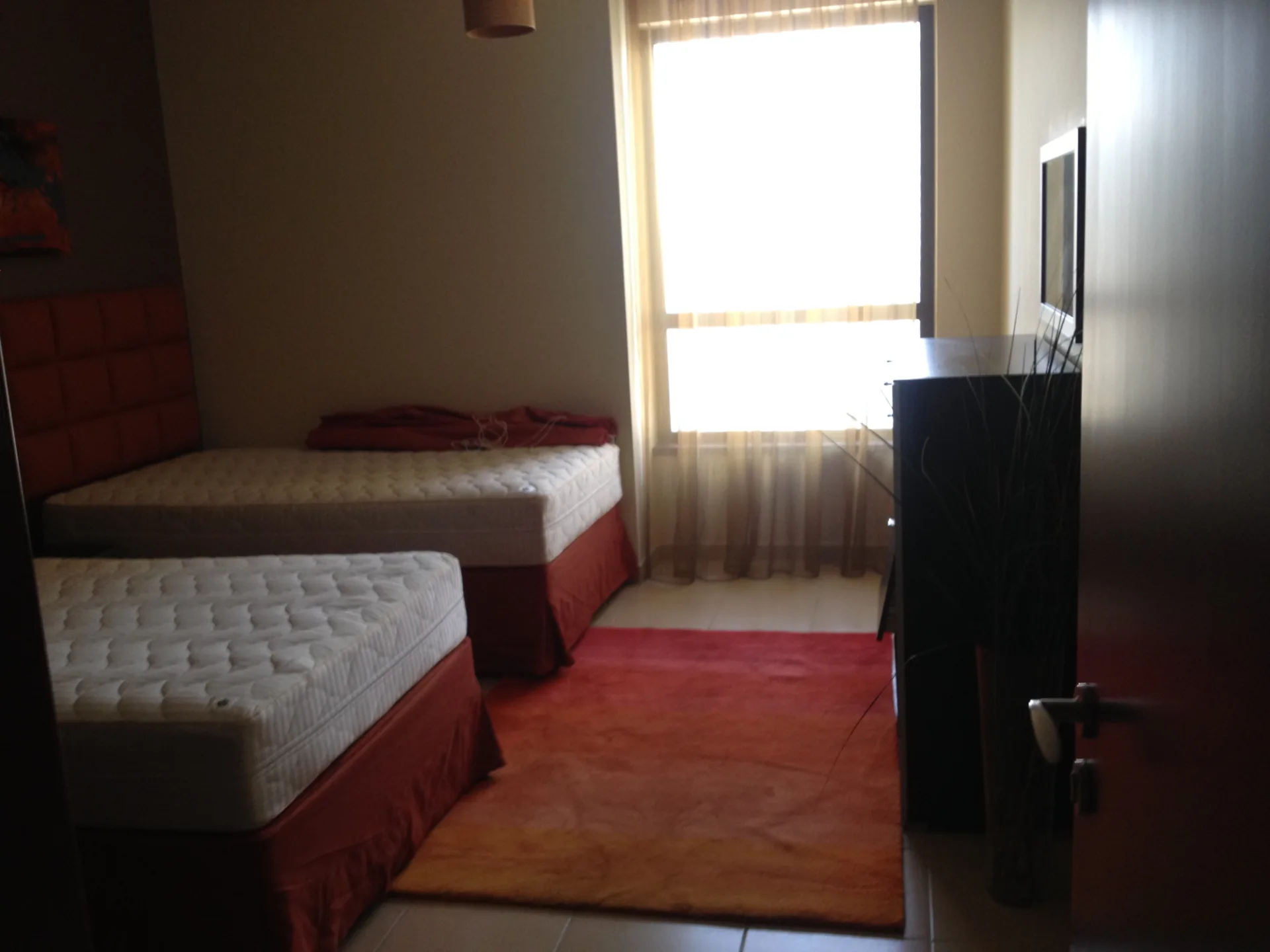 Appartement 3 pièces complètement meublé avec vue imprenable sur la Marina – Appartement Dubai (2/9)