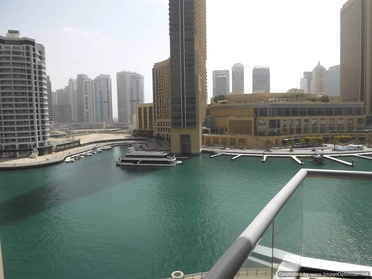 1 pièce plus chambre à couché, balcon et vue sur la Marina – Appartement Dubai (1/3)