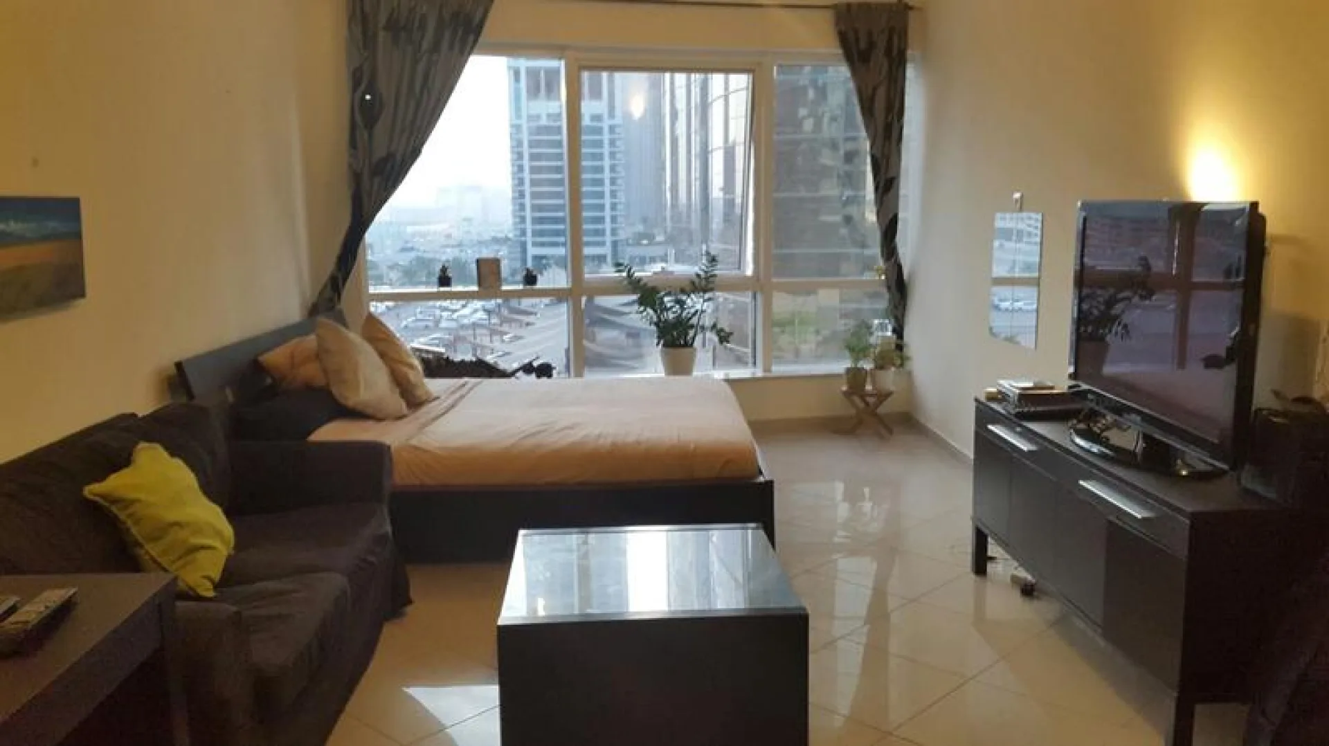 Large Studio en vente, vue spendide sur le lac – Appartement Dubai (5/6)