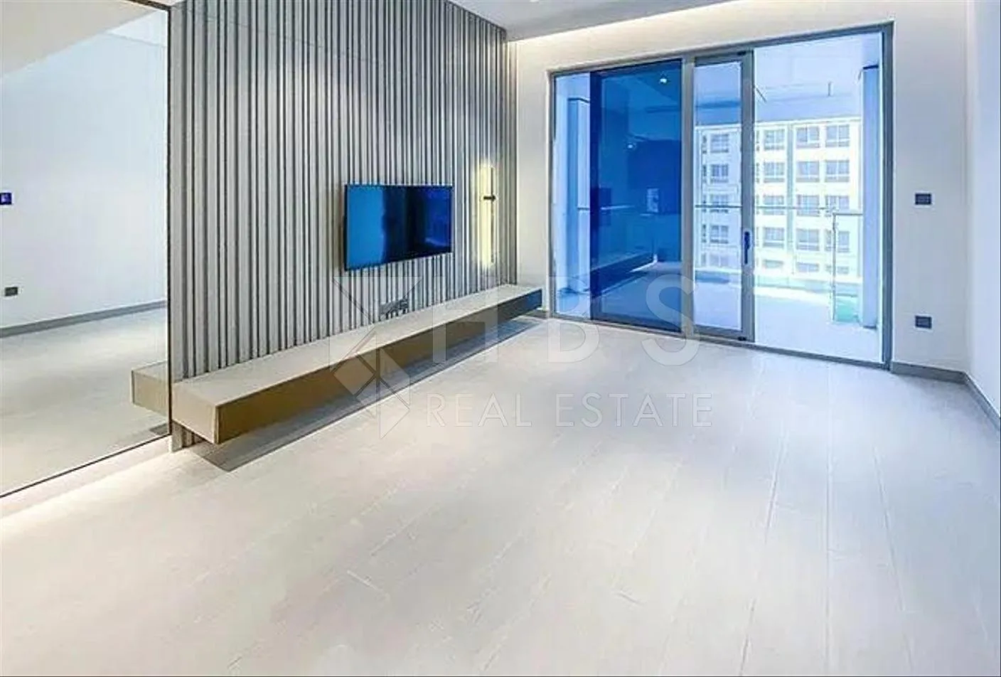 Vue partielle du MBR | Vue du quartier | Rez-de-chaussée Appartement
