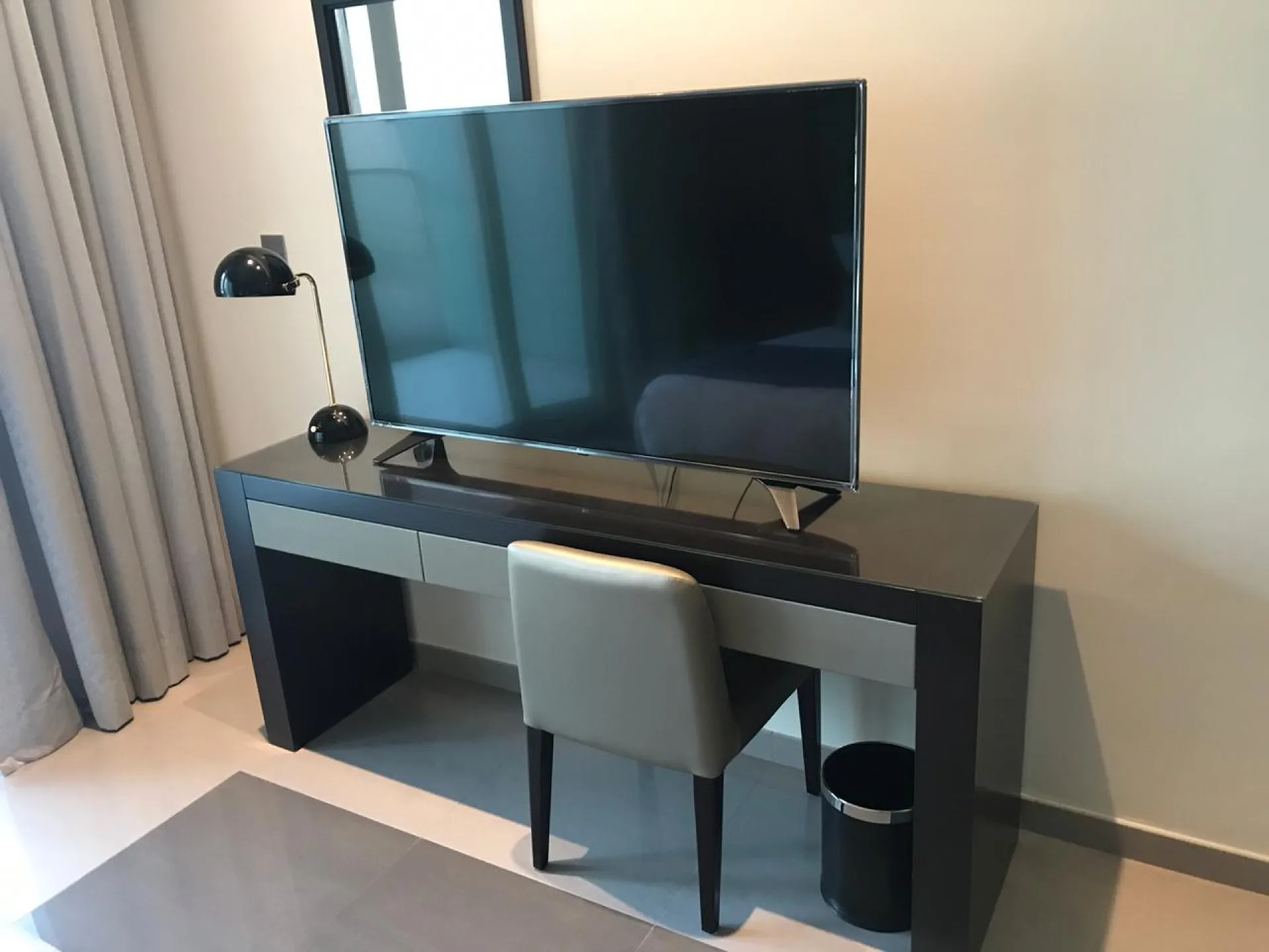 STUDIO MEUBLÉ DE 45 M2 À 5 MINUTES DU CENTRE – Appartement Dubai (9/10)