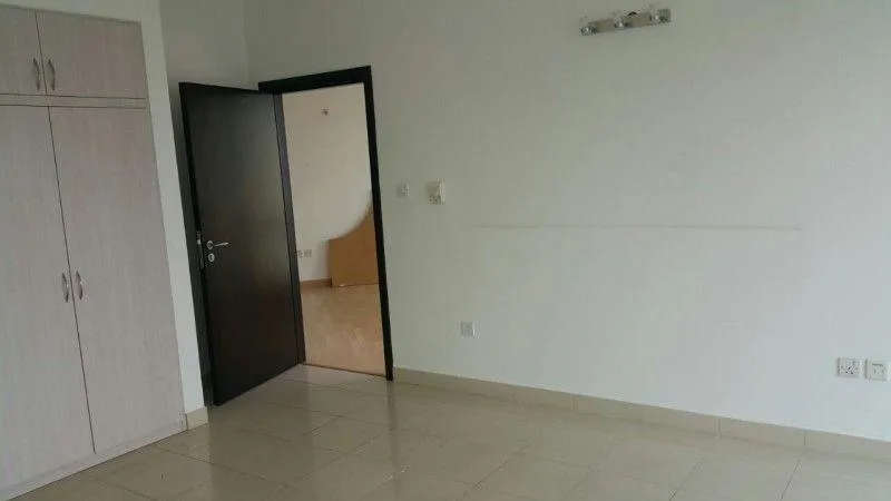 Grand appartement 2 chambres avec vue impressionante à la Marina – Appartement Dubai (7/8)