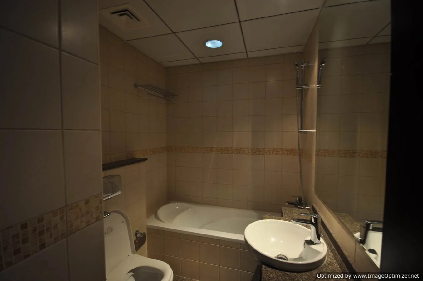 bath-1590742482466 Joli Studio avec balcon et vue mer à Dubai Marina – Appartement Dubai (3/5)