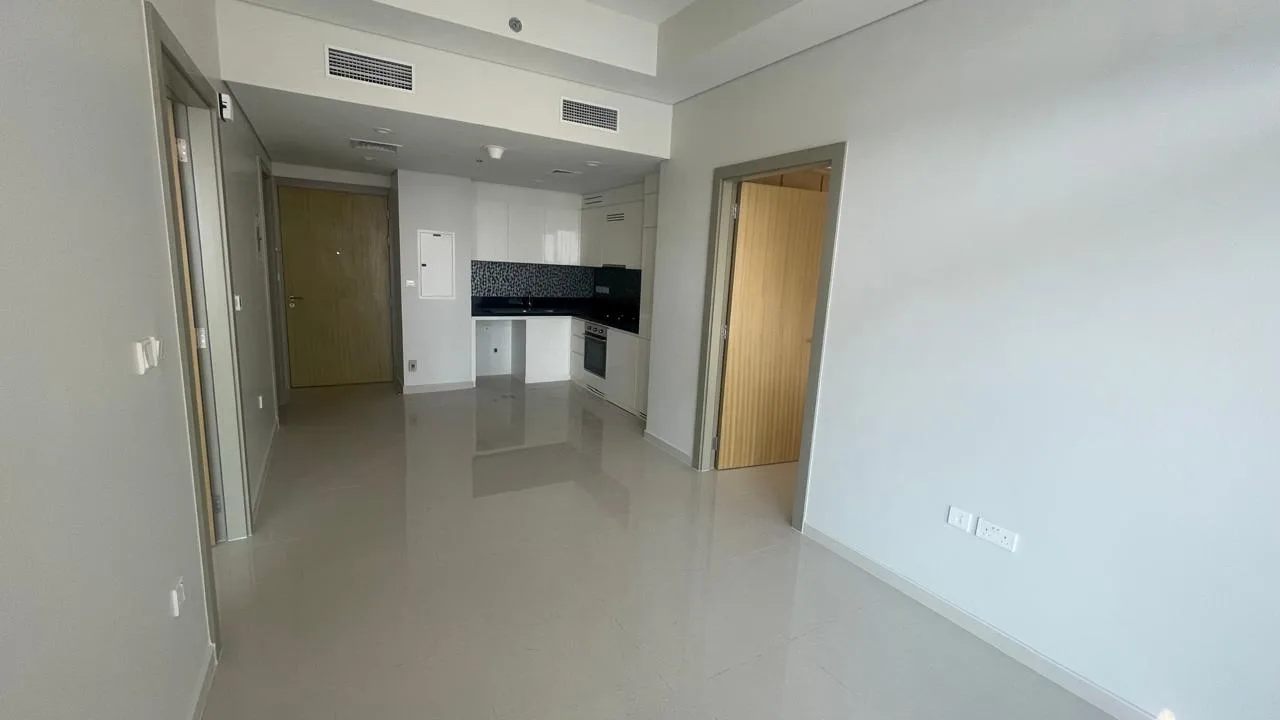 Vue sur la Skyline et le Burj Al Arab depuis un étage élevé – Appartement Dubai (3/9)