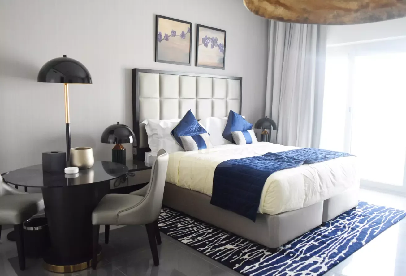 STUDIO MEUBLÉ DE 45 M2 À 5 MINUTES DU CENTRE – Appartement Dubai (1/10)
