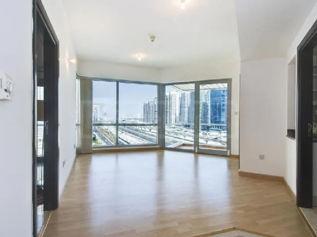 Grand appartement 2 chambres avec vue impressionante à la Marina – Appartement Dubai (1/8)