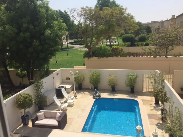 Superbe villa lumineuse, avec piscine dans un des plus beaux quartiers résidentiel de Dubai – Villa Dubai (19/30)