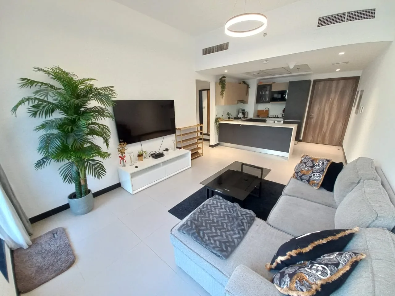 27718-WhatsApp-Image-2022-12-16-at-10.57.28-4 Vue sur la piscine | Spacieux | Meublé 1 BHK à louer – Appartement Dubai (3/11)