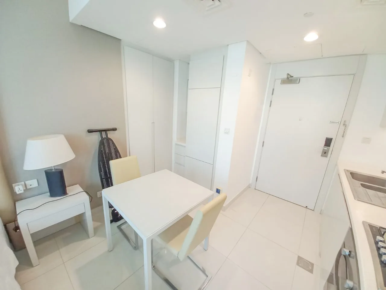 VUE sur le CANAL / ÉTAGE ÉLEVÉ / MEUBLÉ – Appartement DUBAI (6/9)