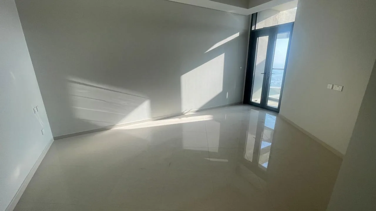 Vue sur la Skyline et le Burj Al Arab depuis un étage élevé – Appartement Dubai (5/9)