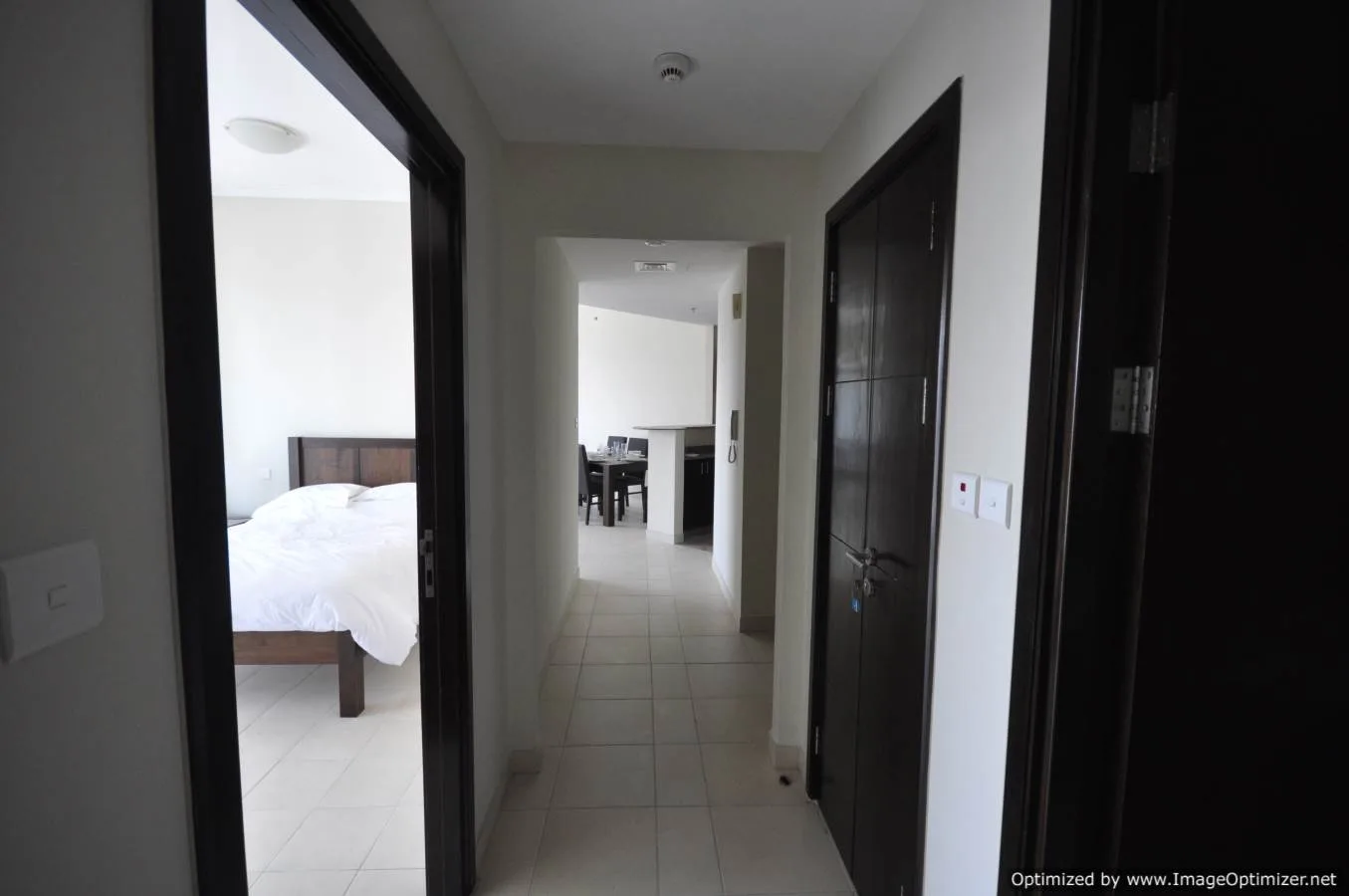 corridor-1590747494413 Splendide appartement 3 pièces à la Marina – Appartement Dubai (7/10)