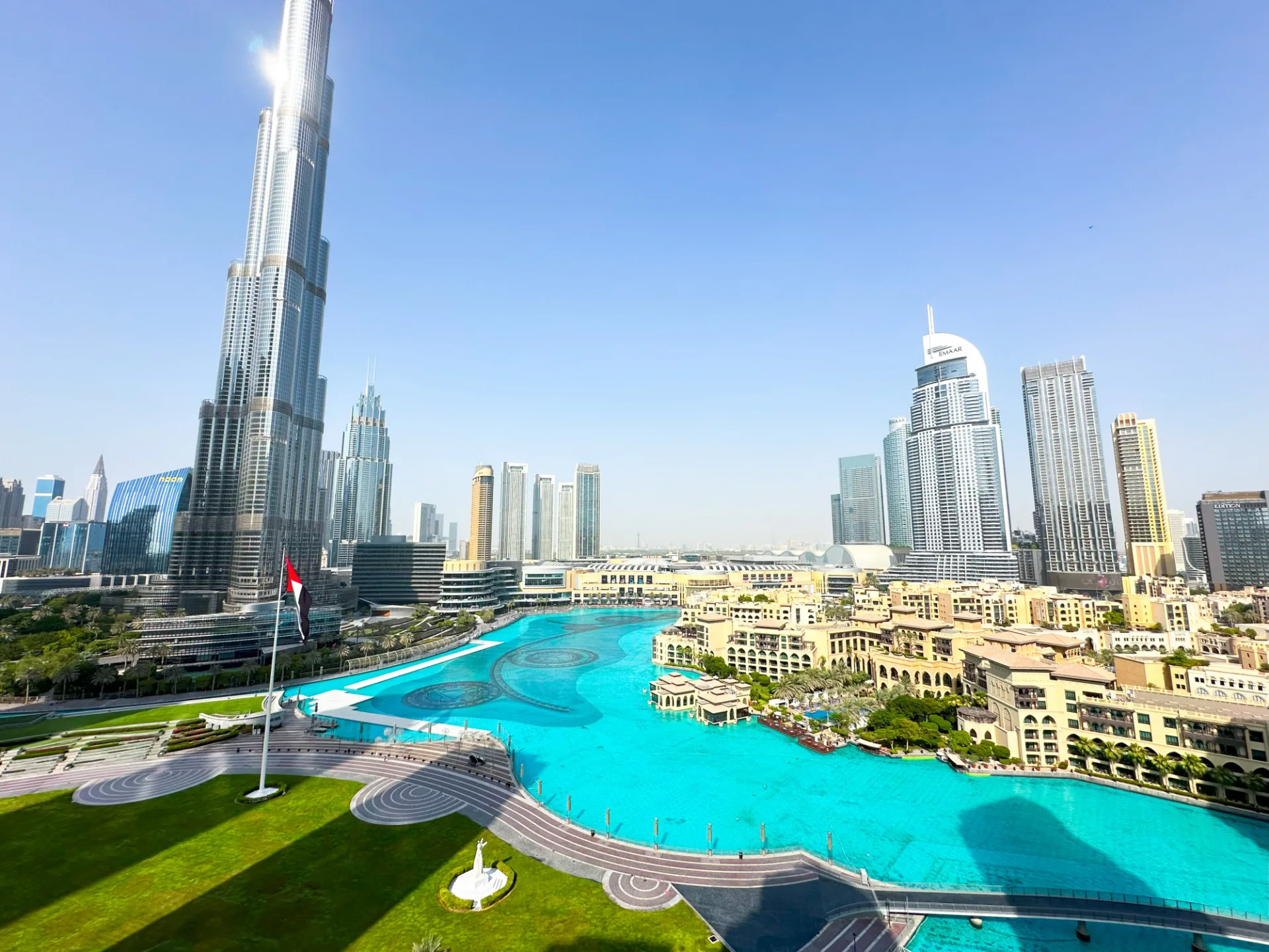 VUE SUR LE BURJ KHALIFA ET LA FONTAINE / MEUBLÉ / CLIMATISSATION GRATUITE – Appartement DUBAI (1/20)