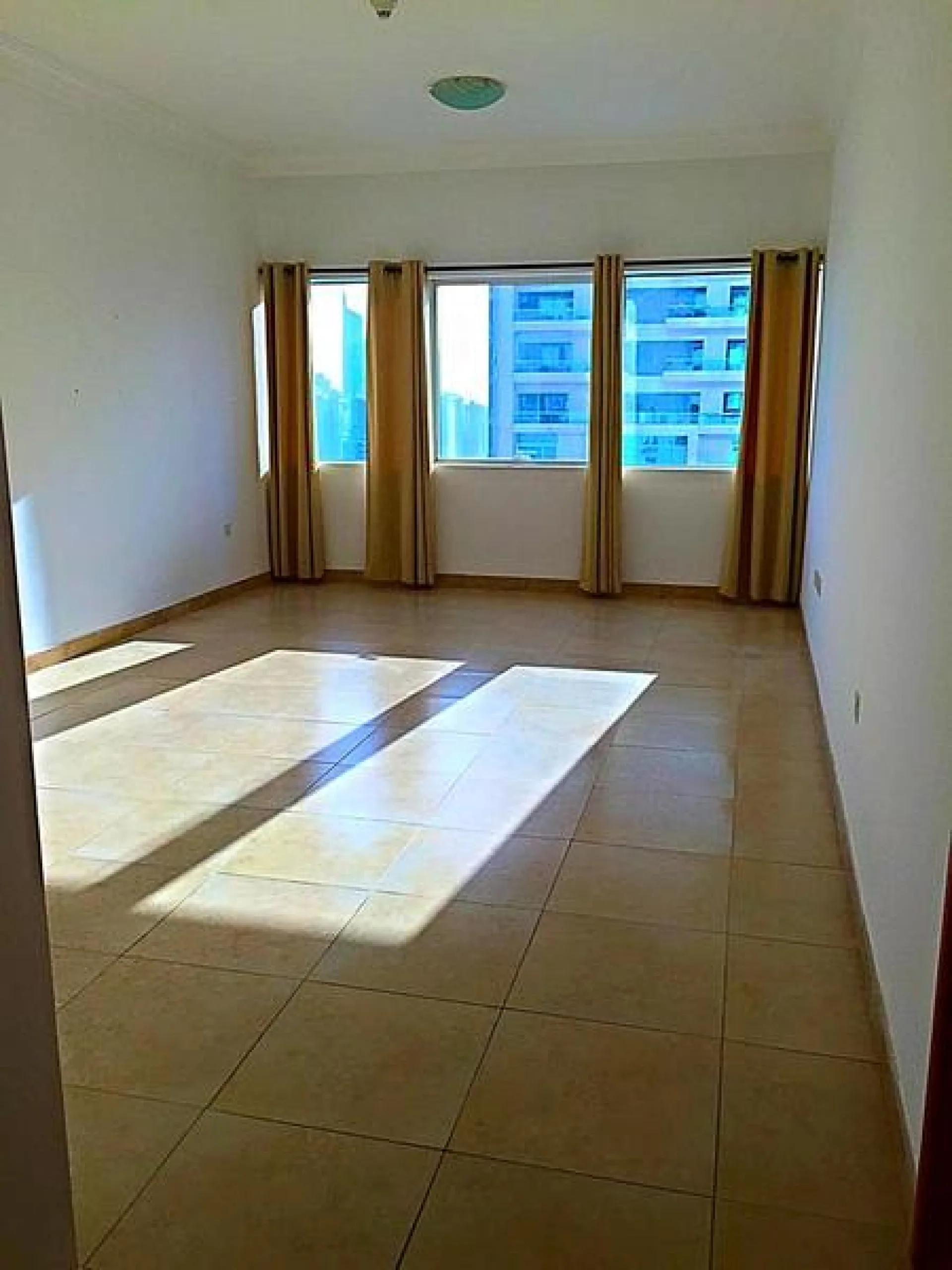 fmv3-1590742980146 Très grand appartement à 1 CH à MAG 218 Tower avec pleine vue sur la Marina – Appartement Dubai (4/9)