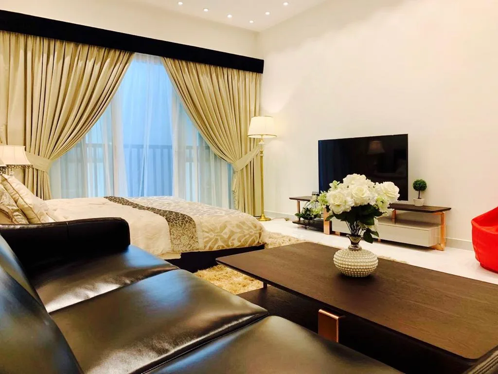 Studio avec vue sur piscine - neuf semi-meublé - résidence Wavez by Danube. Appartement Dubai (7/9)