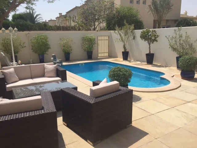 Superbe villa lumineuse, avec piscine dans un des plus beaux quartiers résidentiel de Dubai – Villa Dubai (2/30)