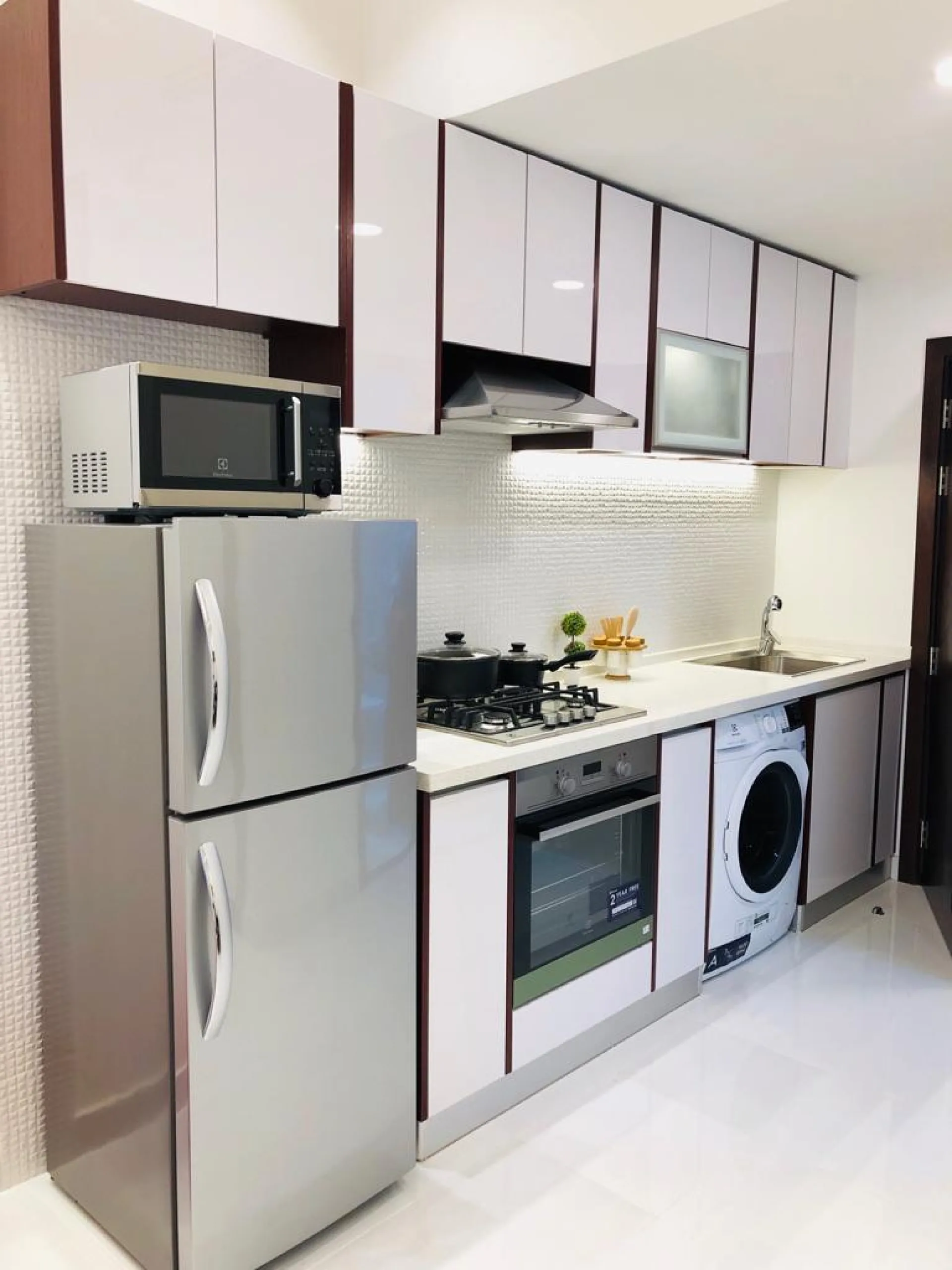 Exclusivité/Revente: Belle opportunité studio neuf semi-meublé - résidence Wavez by Danube. Appartement Dubai (3/7)