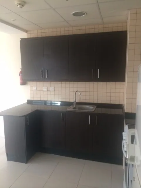 Large studio avec superbe vue sur la Marina – Appartement Dubai (6/8)
