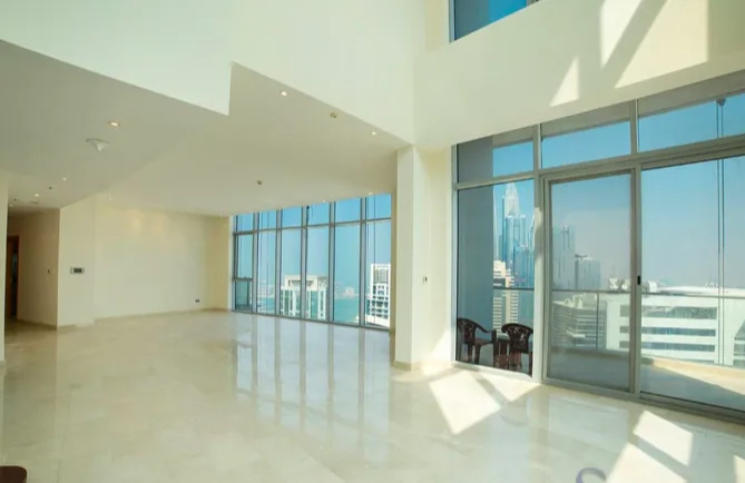 Triplex de 5 chambres avec vue spectaculaire sur la Mer et la Marina – Appartement Dubai (7/9)