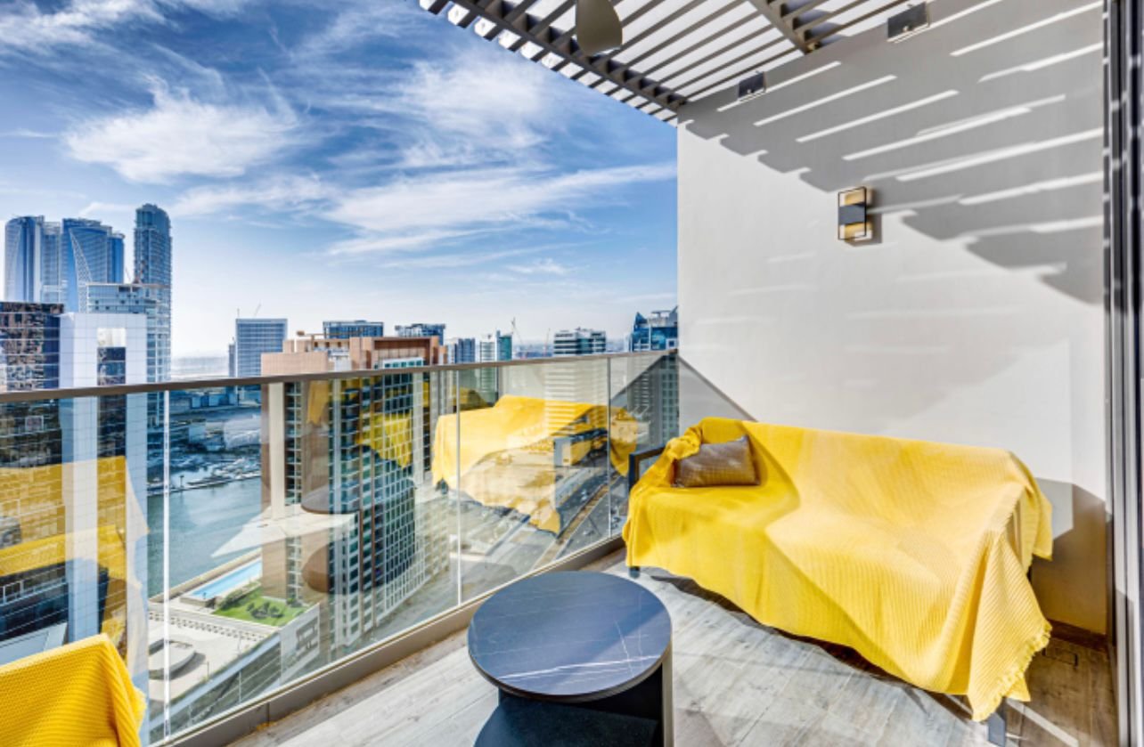 DERNIER ÉTAGE EN COIN | VUE SUR LE CANAL ET LA PISCINE | MEUBLÉ Appartement Dubai