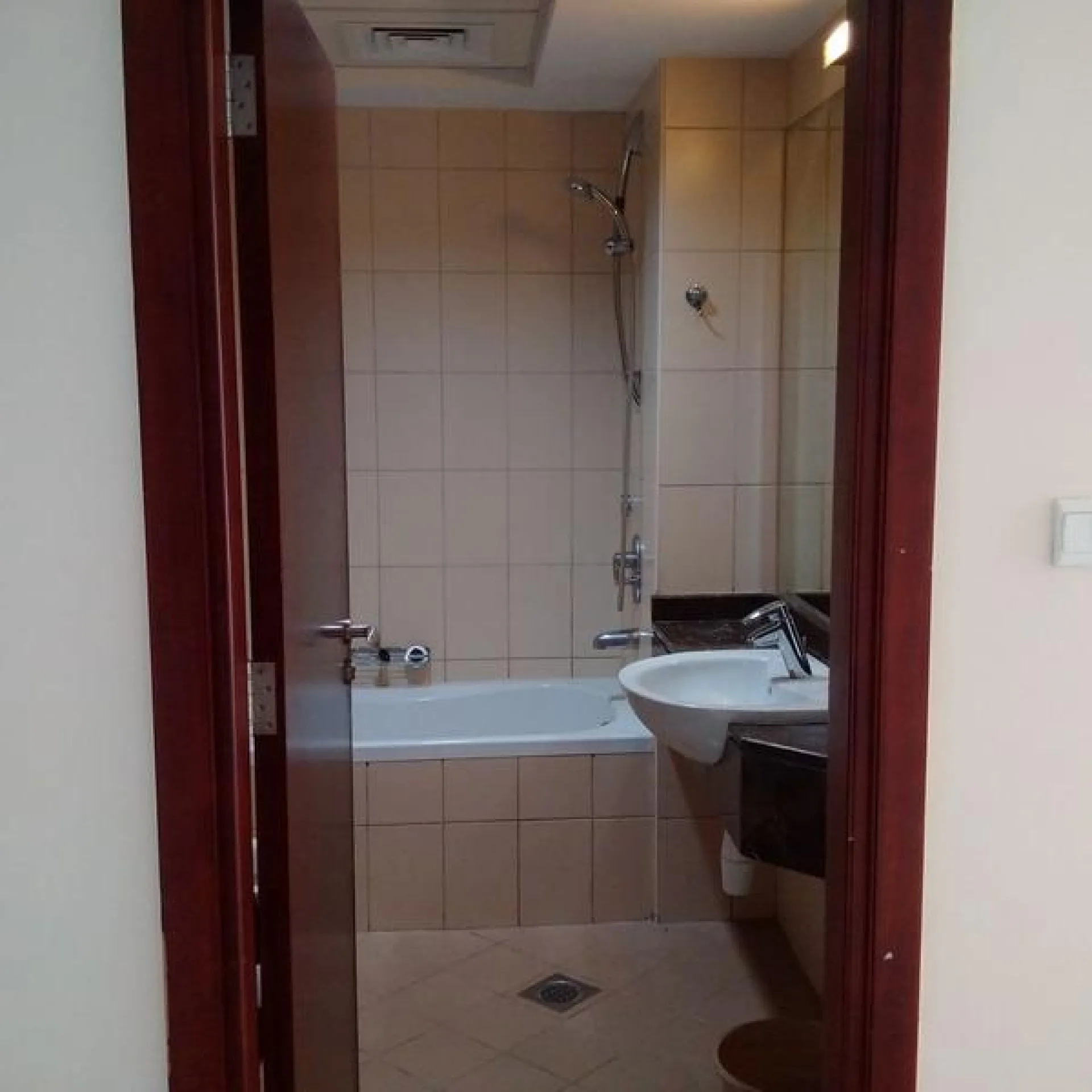 Grand studio à JLT – Appartement Dubai (5/5)