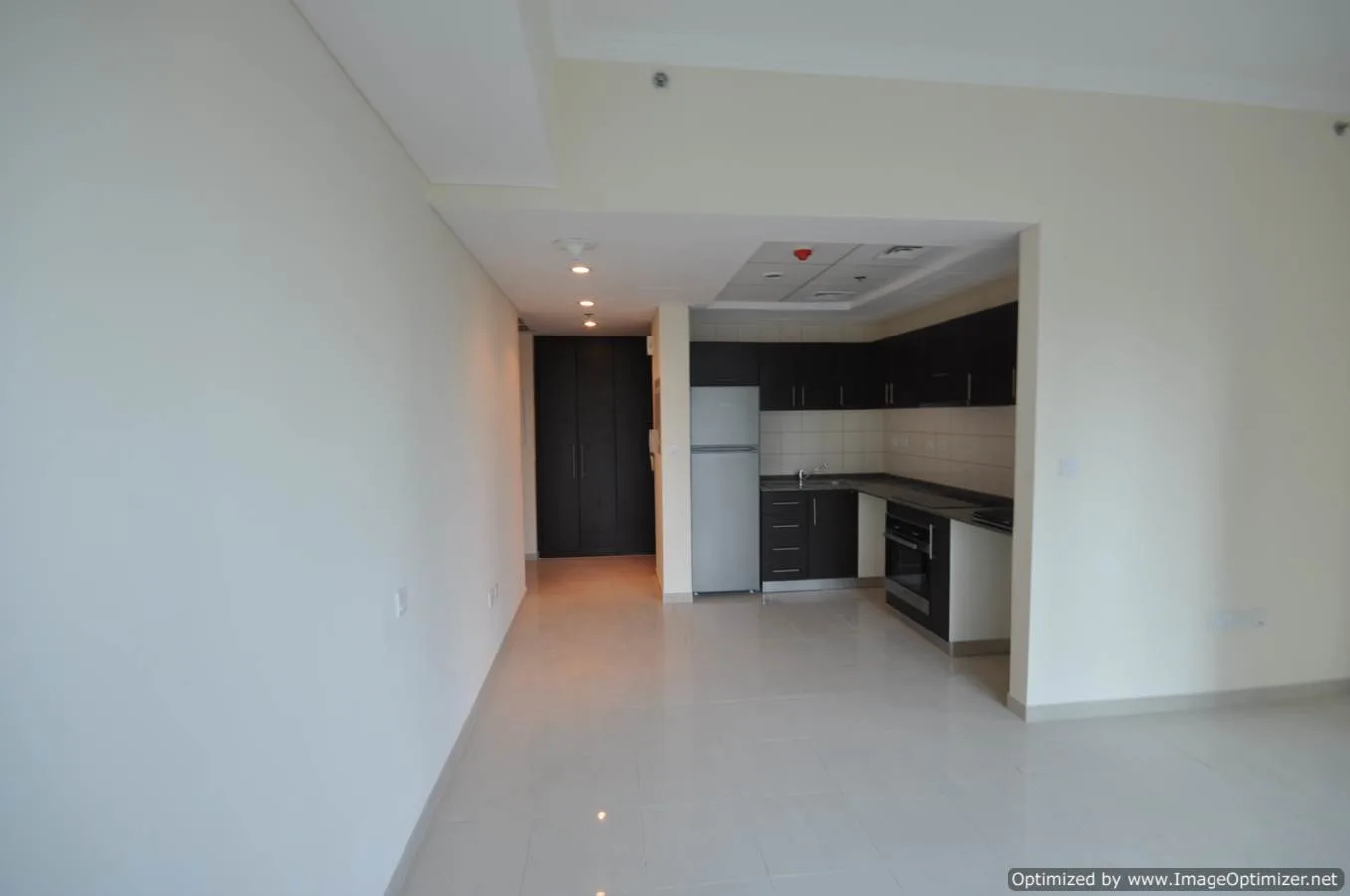 living1-1590742481466 Joli Studio avec balcon et vue mer à Dubai Marina – Appartement Dubai (2/5)
